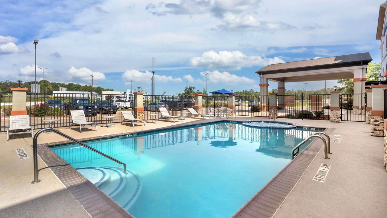 Photo of Outdoor in Carthage