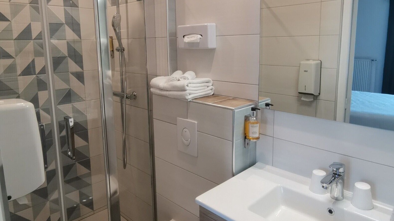 Photo of Bathroom in Briare