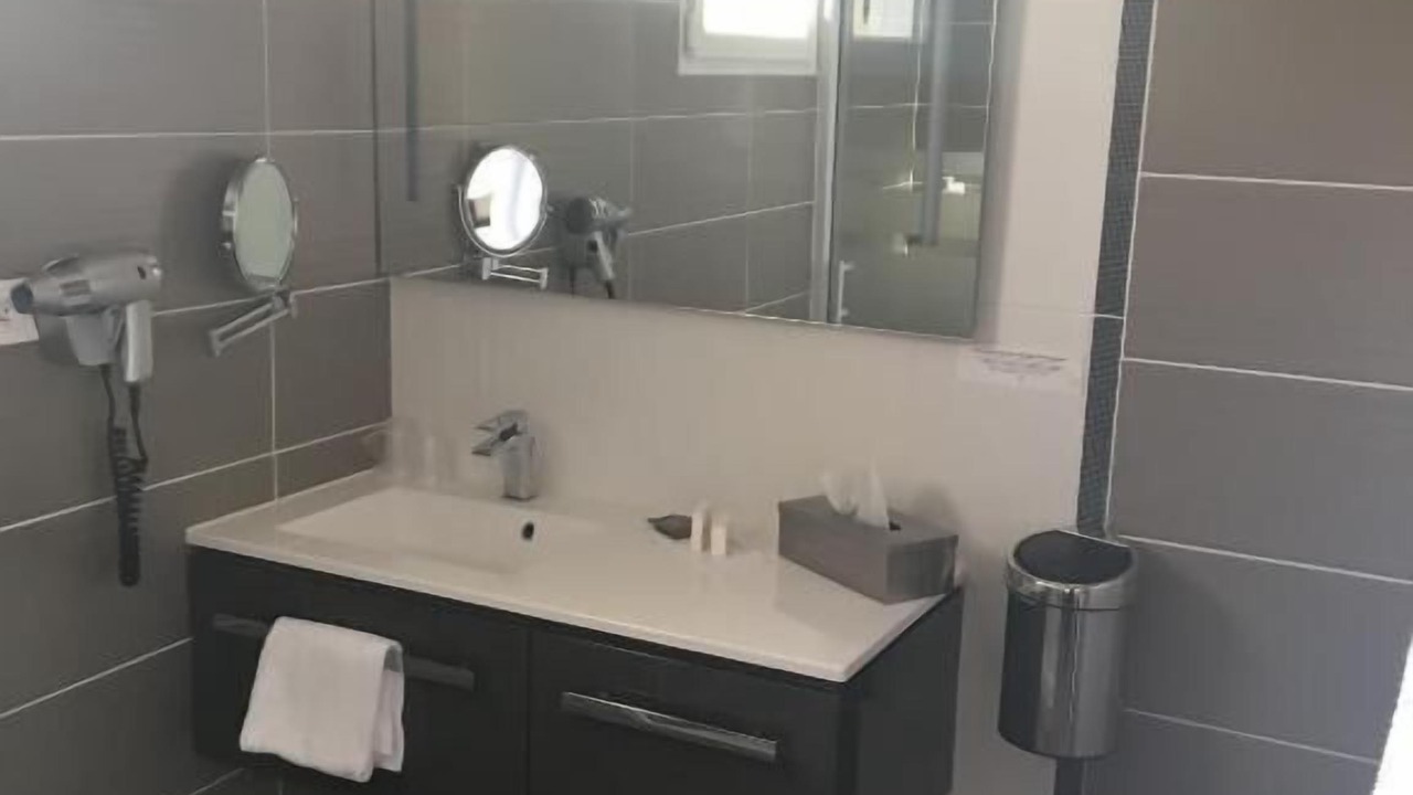 Photo of Bathroom in Matougues