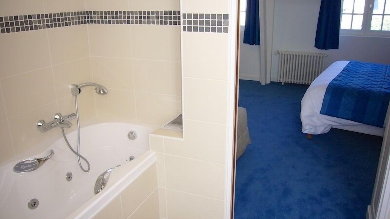 Photo of Bathroom in Paimpont