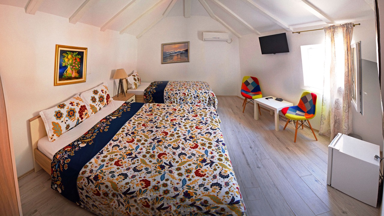 Photo of Bedroom in Pile