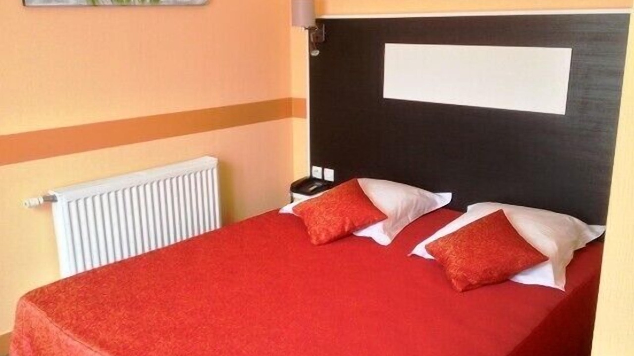 Photo of Bedroom in Saint-Calais