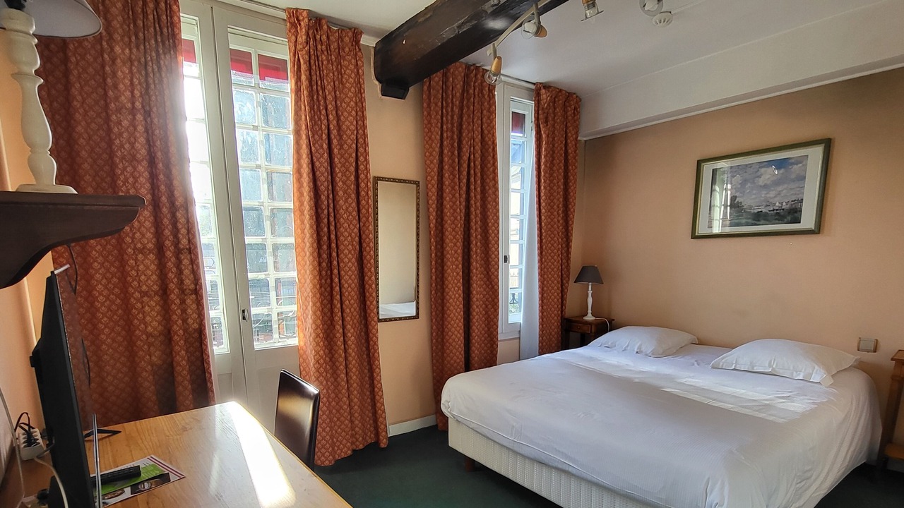 Photo of Bedroom in Evreux