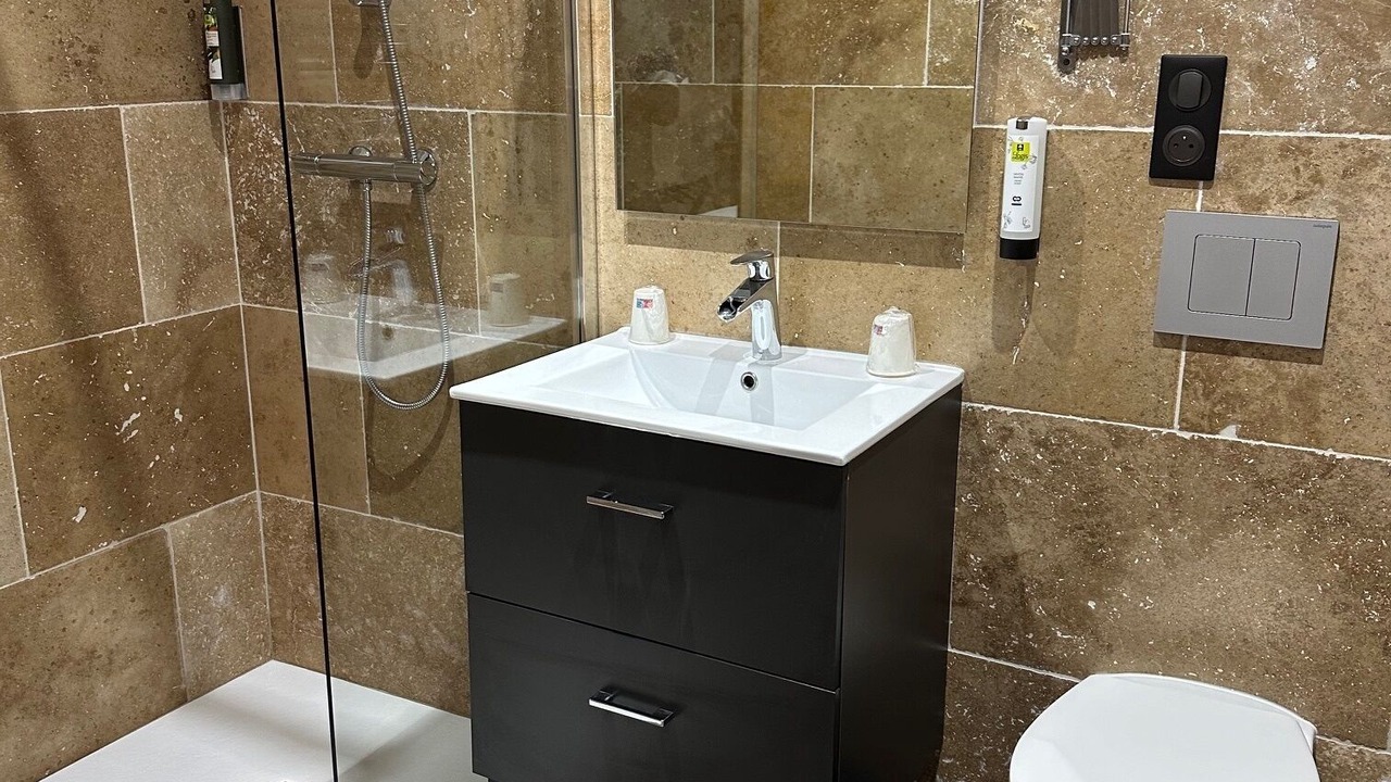 Photo of Bathroom in Chateau-Chinon