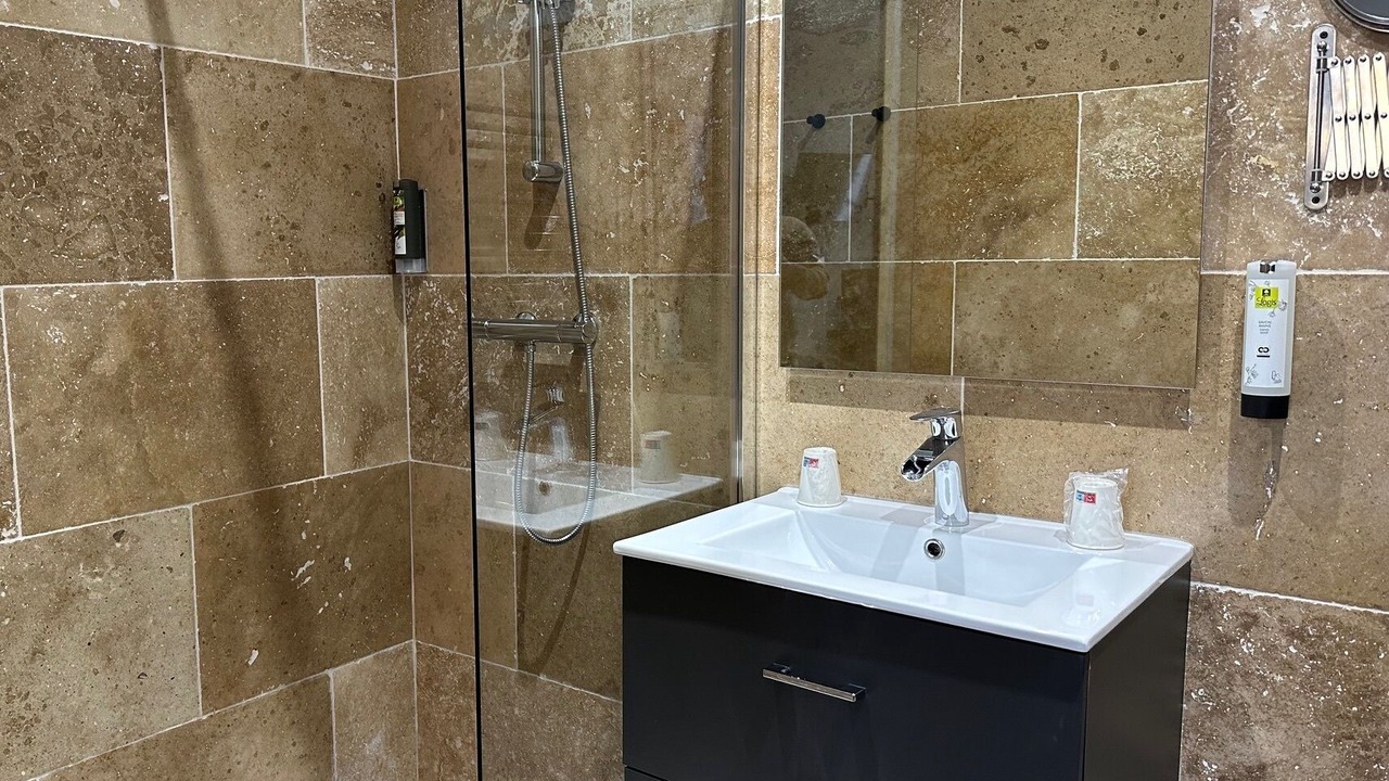 Photo of Bathroom in Chateau-Chinon