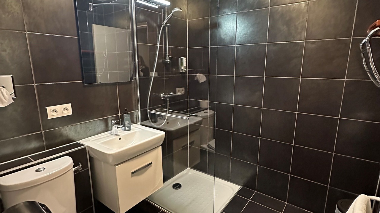 Photo of Bathroom in Houdan