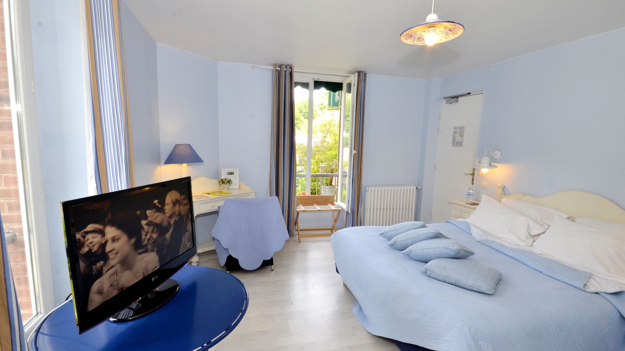 Photo of Bedroom in Milon-la-Chapelle