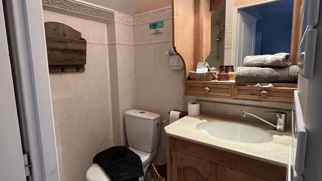 Photo of Bathroom in Milon-la-Chapelle