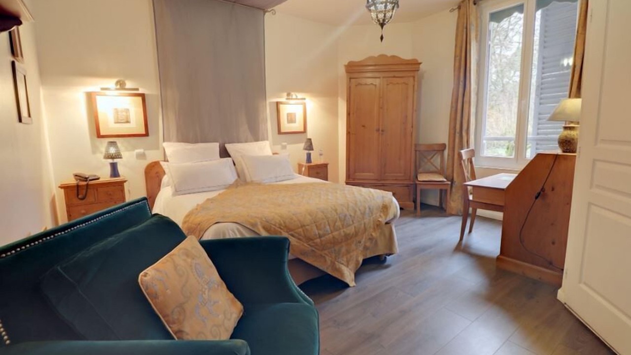 Photo of Bedroom in Milon-la-Chapelle