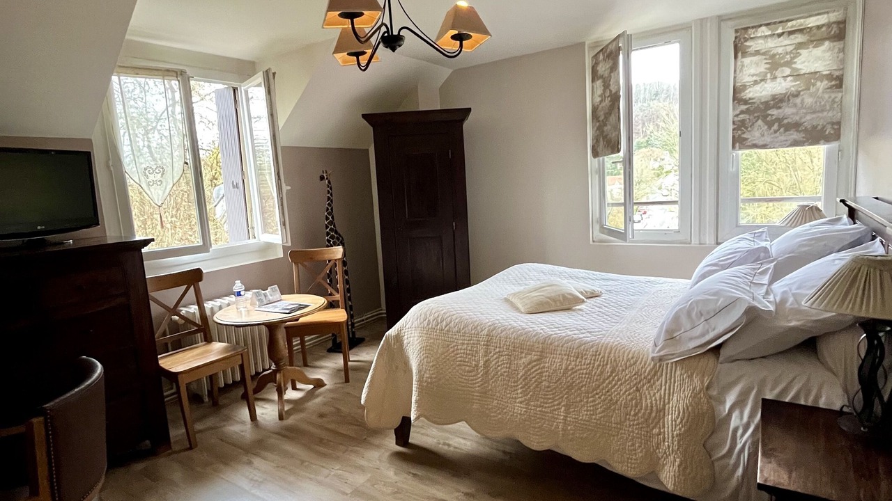 Photo of Bedroom in Milon-la-Chapelle
