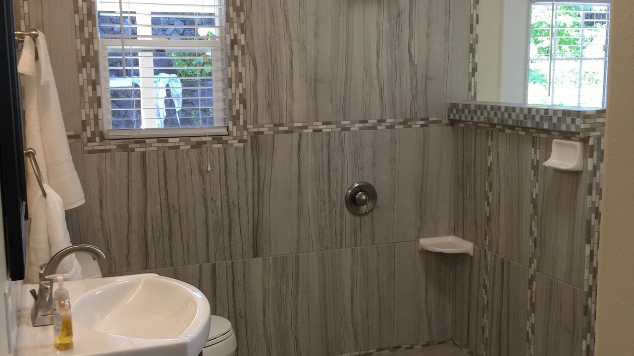 Photo of Bathroom in Keaukaha