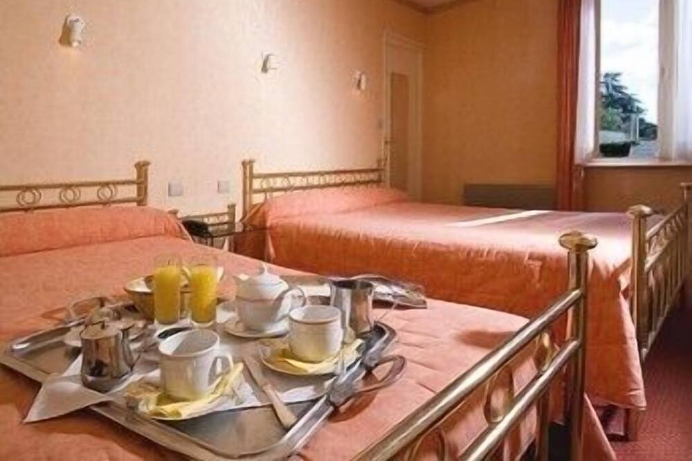 Photo of Bedroom in Lapalisse