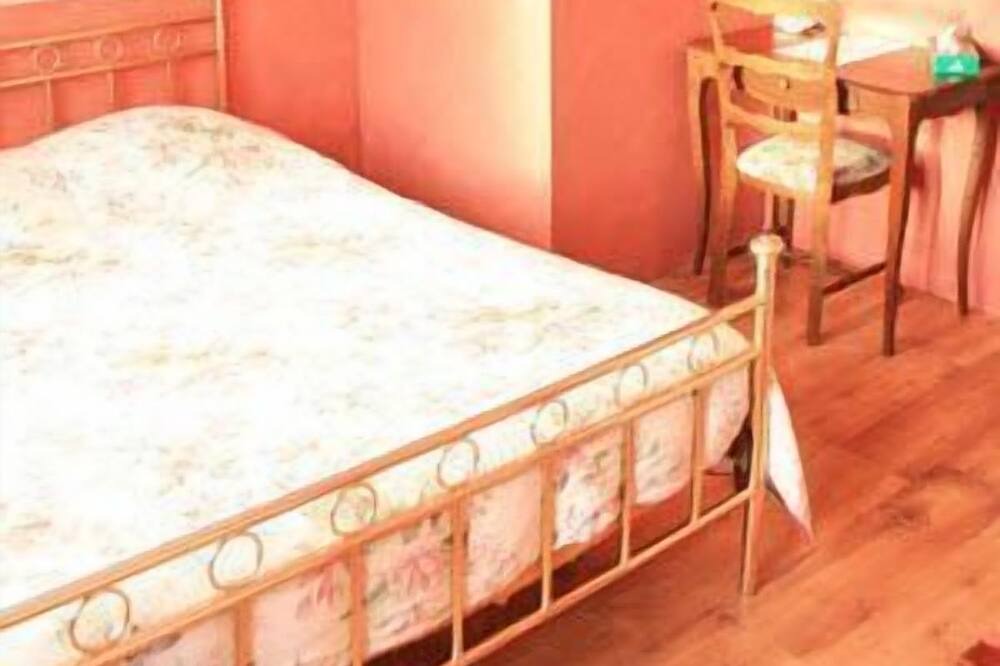 Photo of Bedroom in Lapalisse