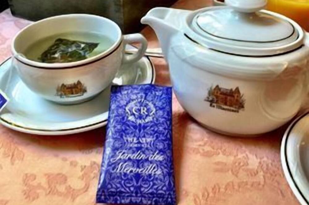 Photo of Others in Violes