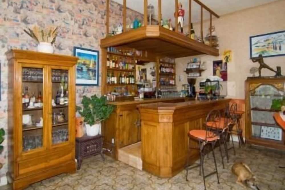 Photo of Others in Violes