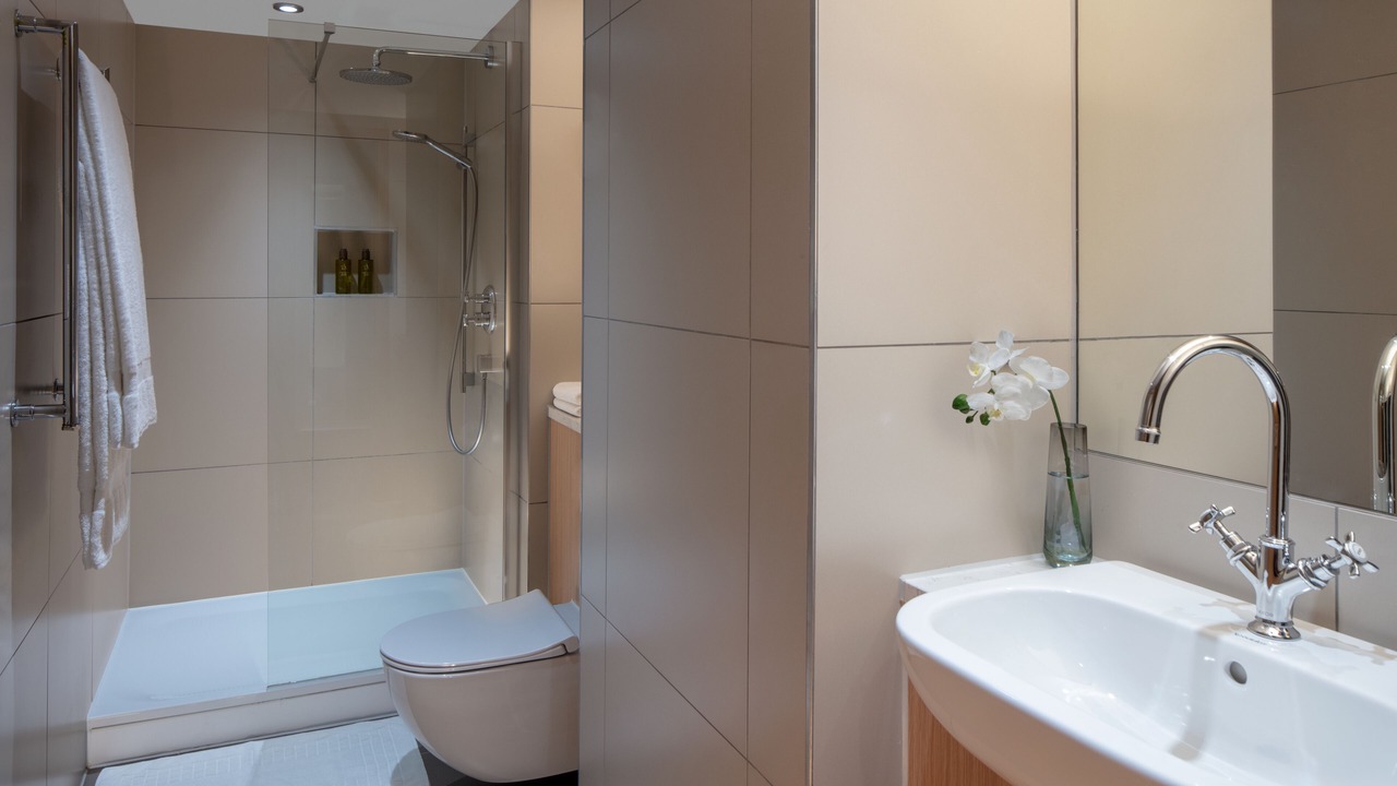 Photo of Others in Newington