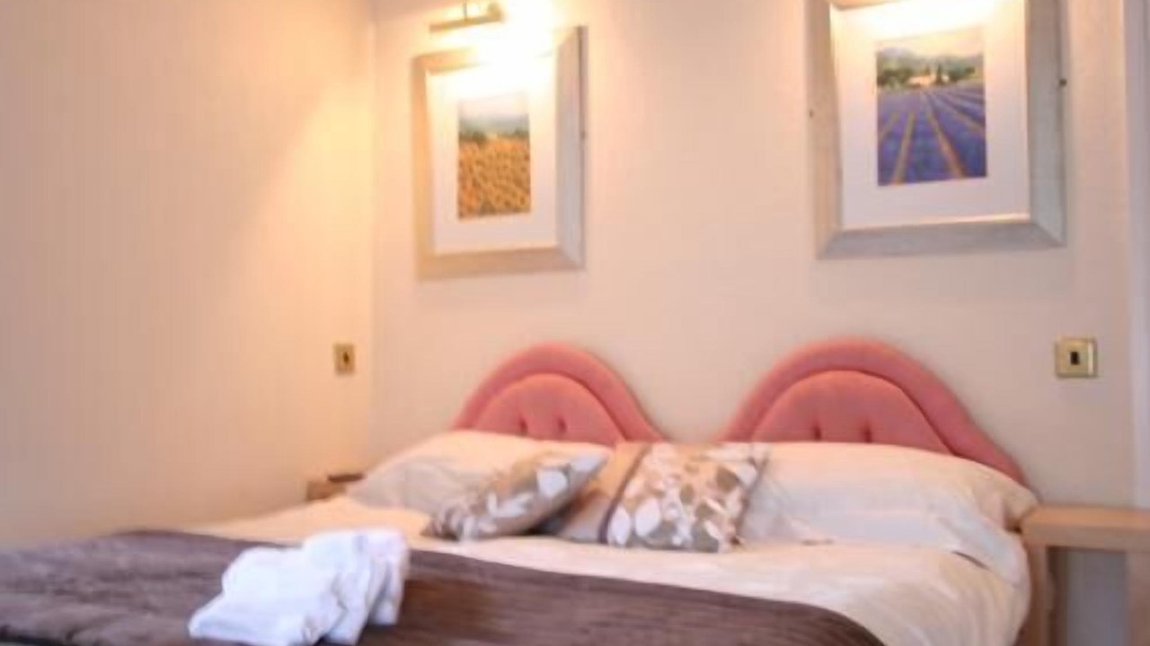 Photo of Others in Hoole