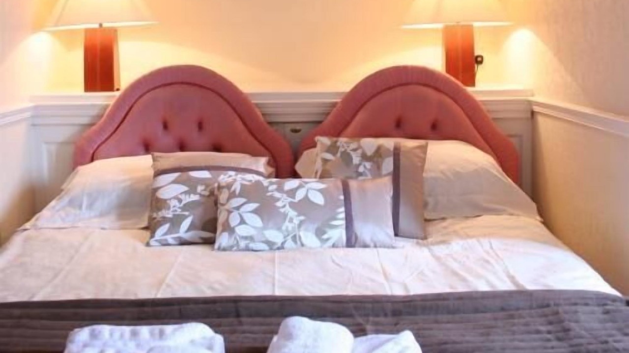 Photo of Others in Hoole