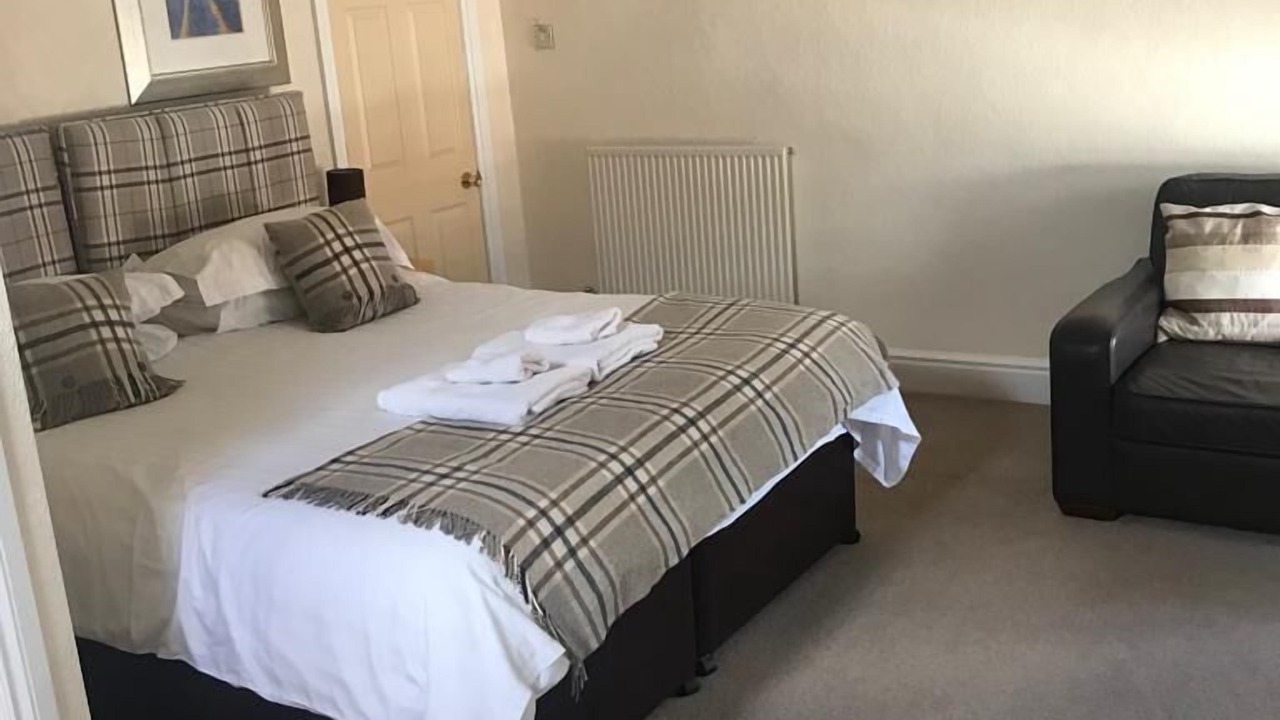 Photo of Others in Hoole