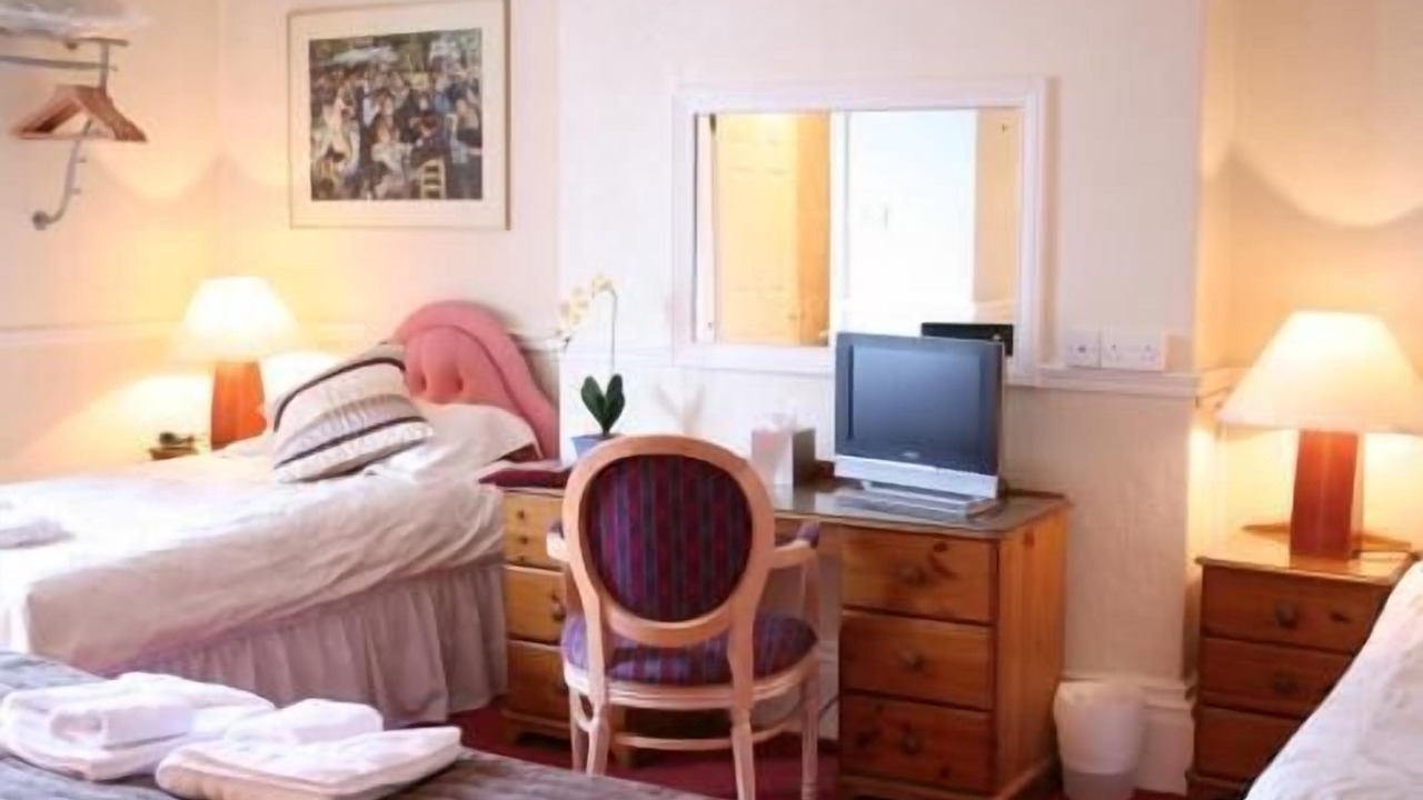 Photo of Others in Hoole