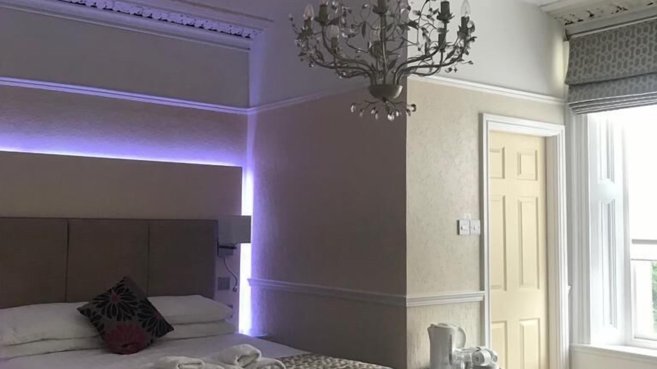 Photo of Others in Hoole