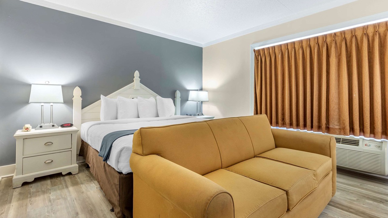 Photo of Bedroom in Conway