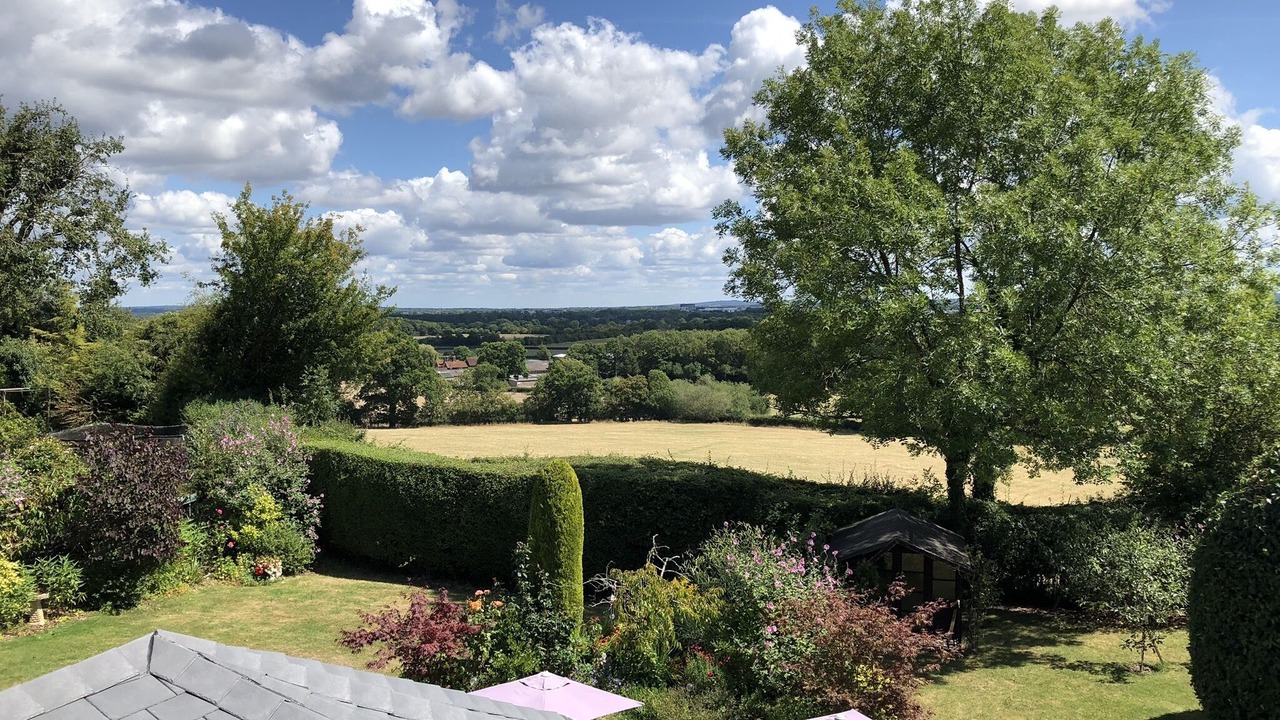 Photo of Outdoor in Charlwood