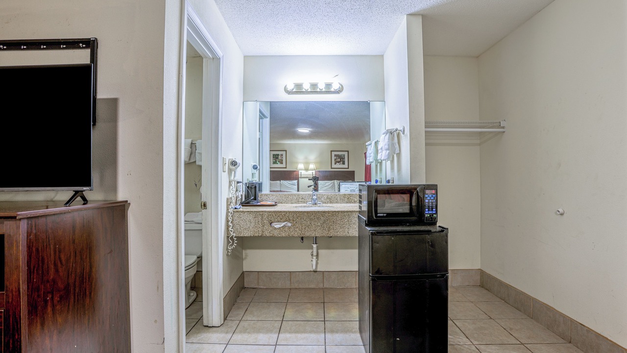 Photo of Bathroom in White Stone
