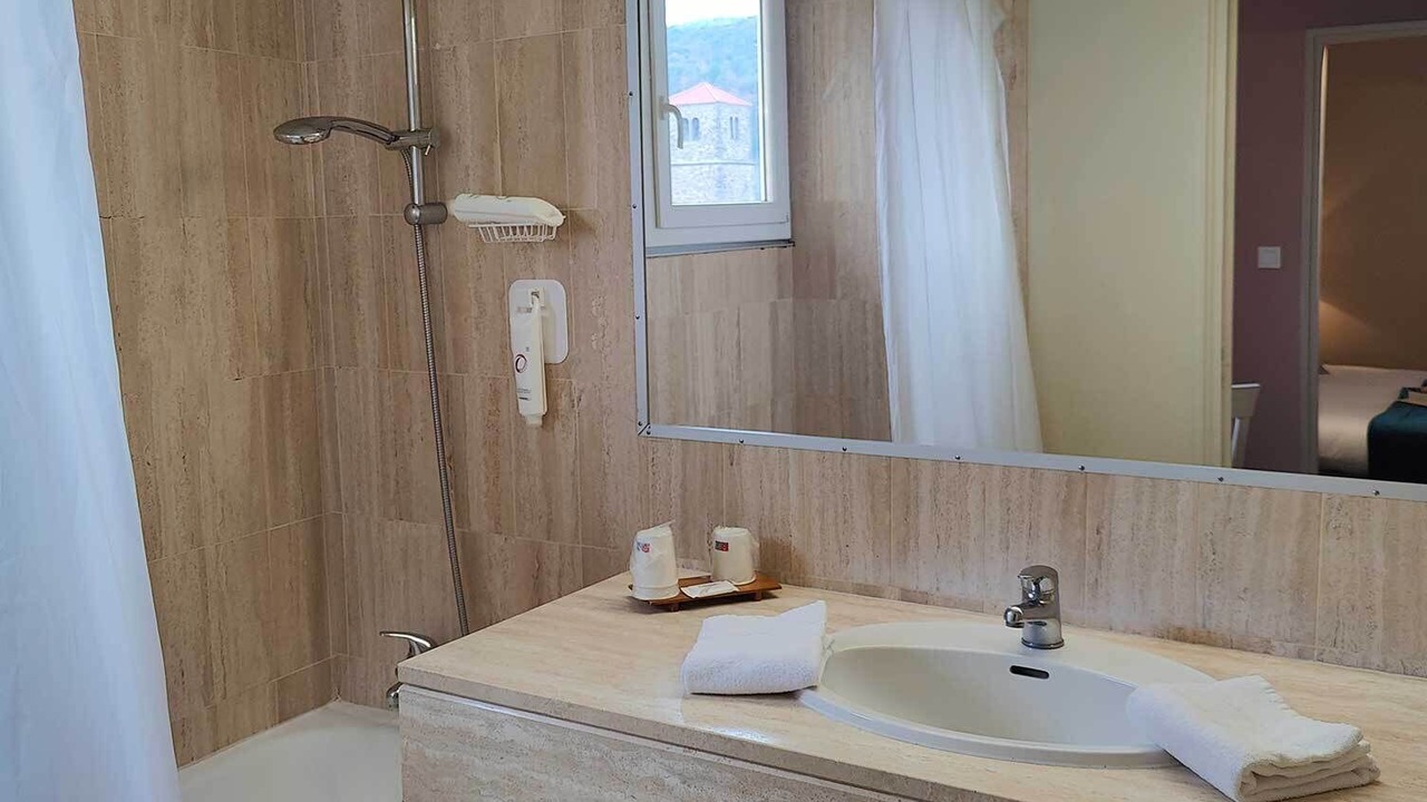 Photo of Bathroom in Quillan