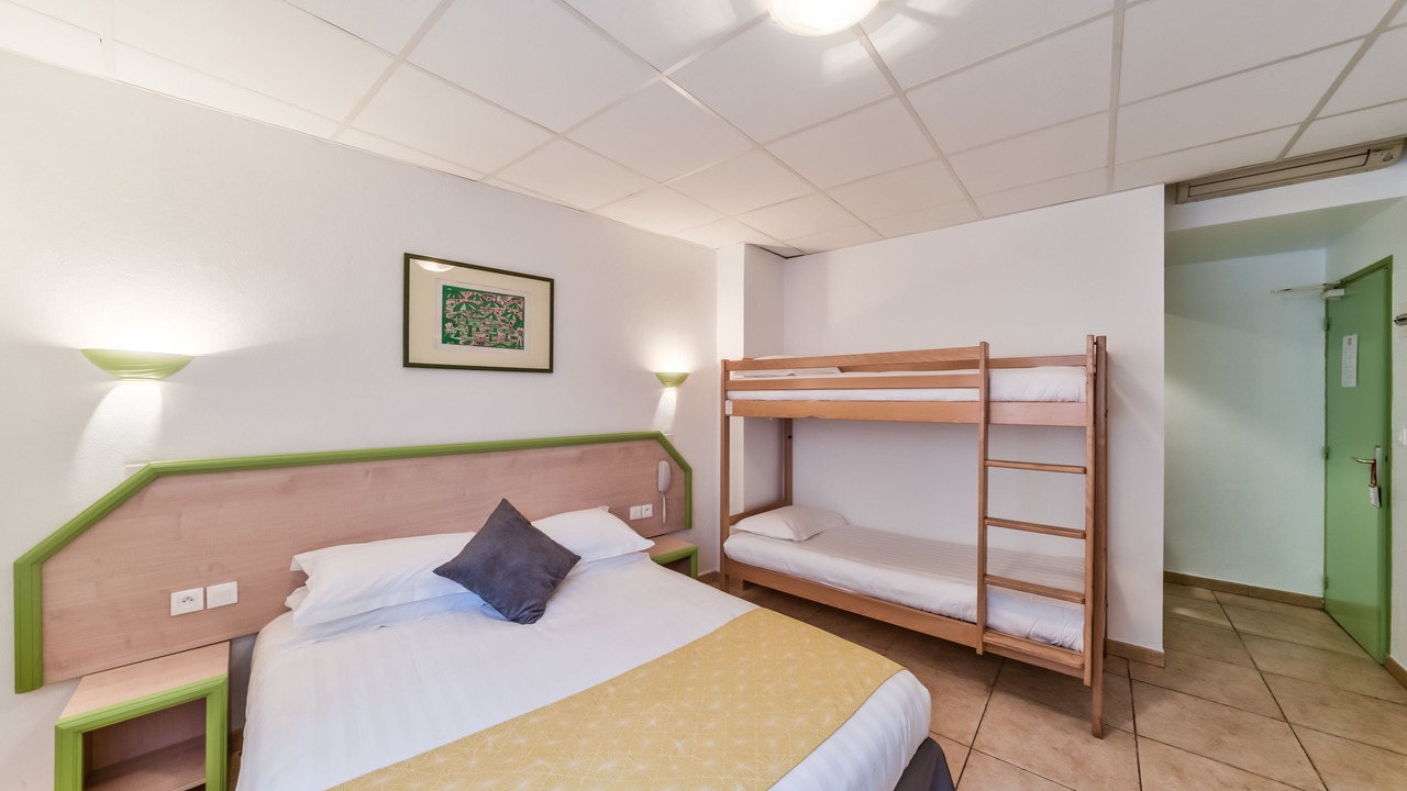 Photo of Bedroom in Saint-Raphael