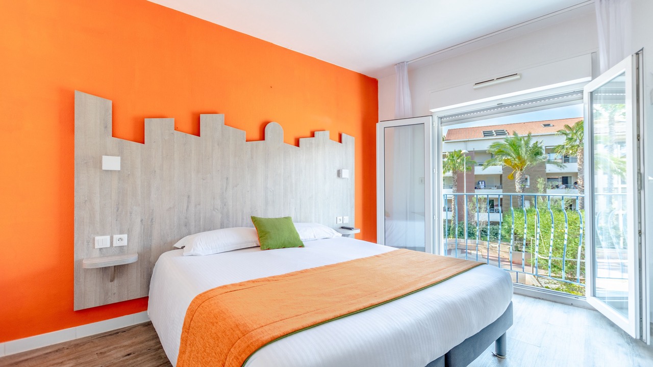 Photo of Bedroom in Saint-Raphael