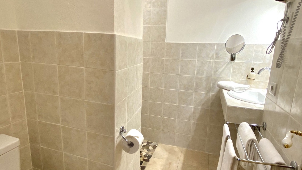 Photo of Bathroom in Guiselle