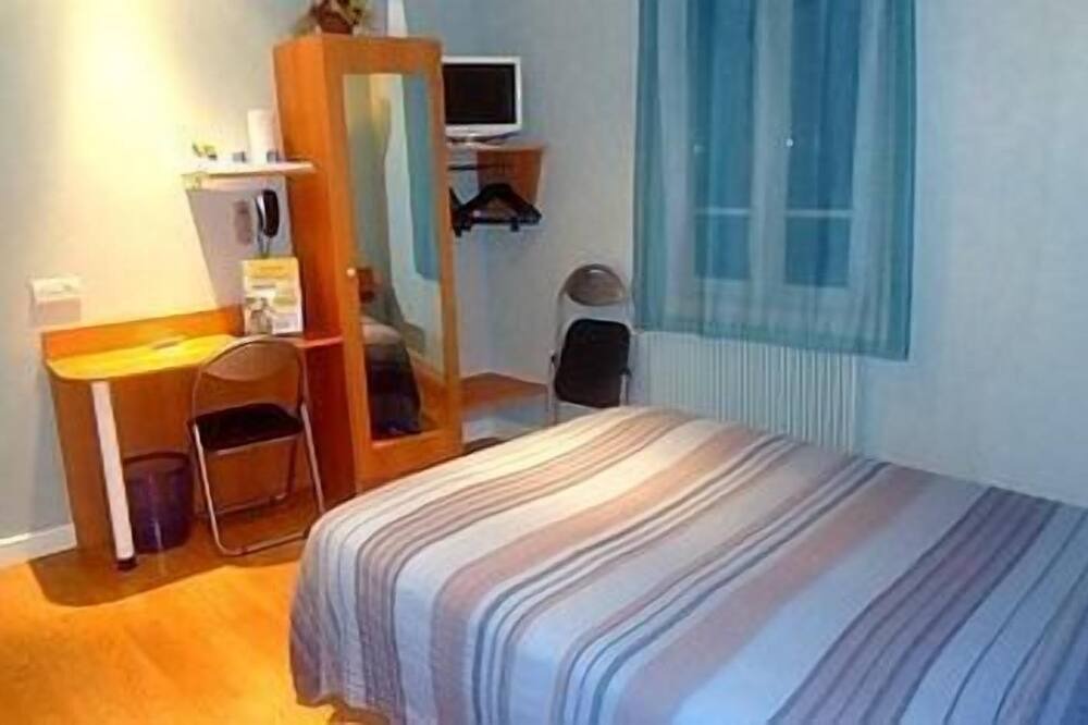 Photo of Bedroom in Jaligny-sur-Besbre