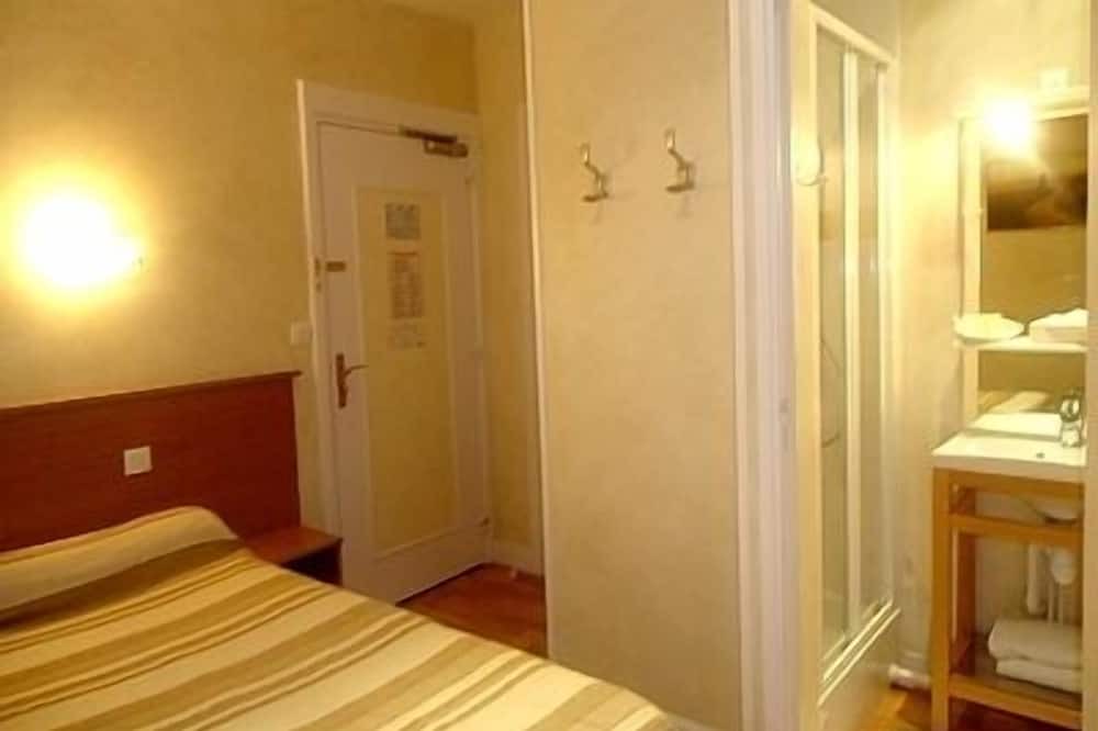 Photo of Bedroom in Jaligny-sur-Besbre