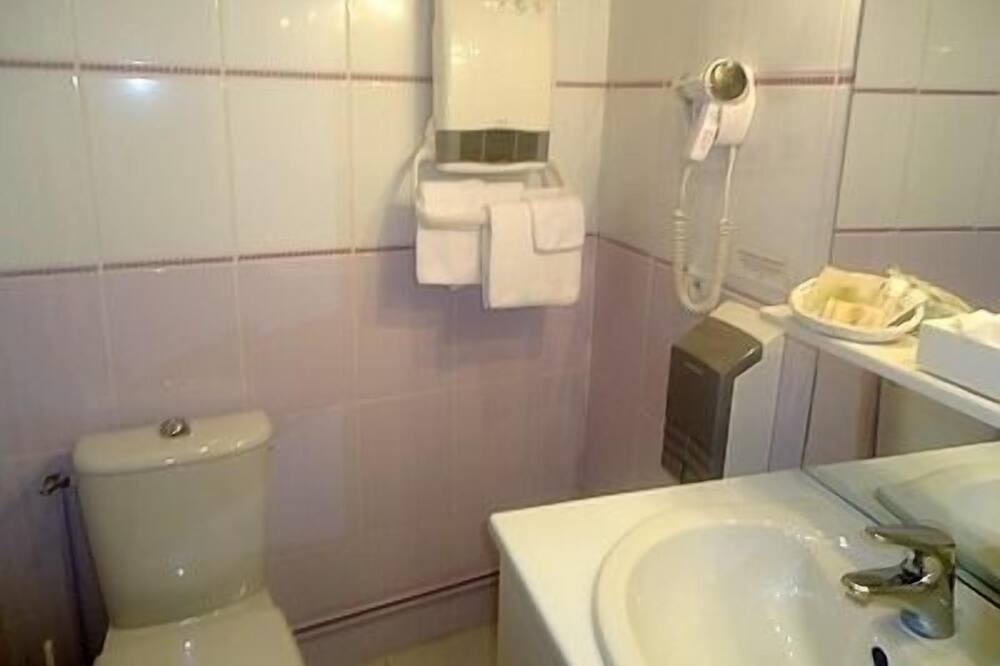 Photo of Bathroom in Jaligny-sur-Besbre