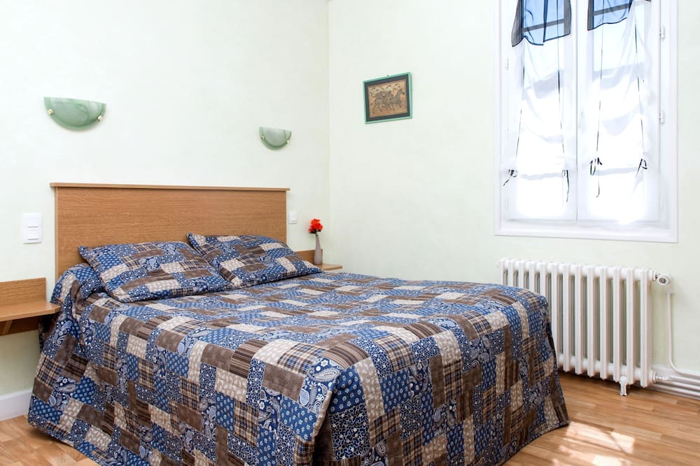 Photo of Bedroom in Jaligny-sur-Besbre