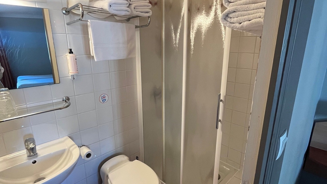 Photo of Bathroom in Bedee