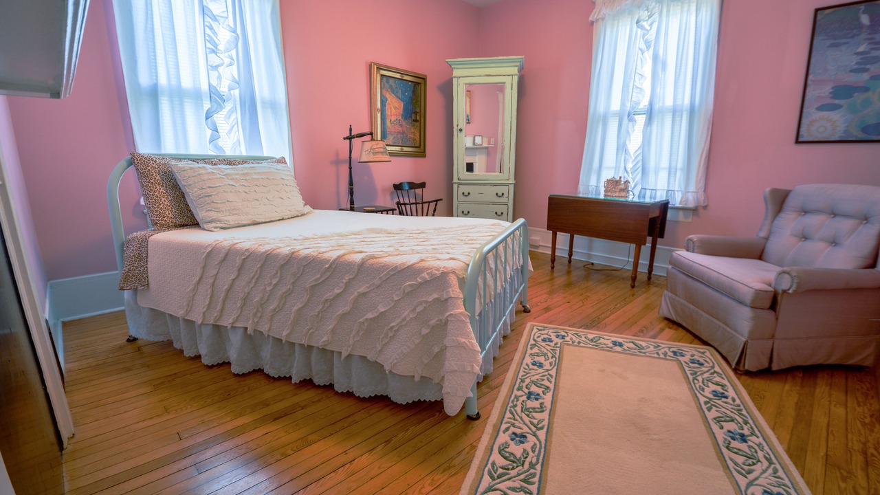 Photo of Bedroom in Lindley Park