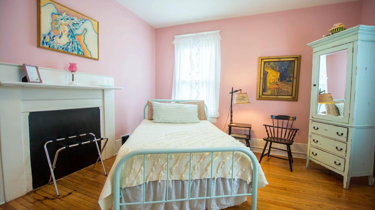 Photo of Bedroom in Lindley Park