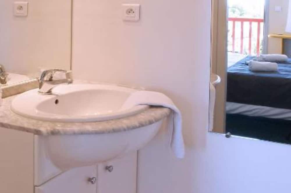 Photo of Bathroom in Rumilly