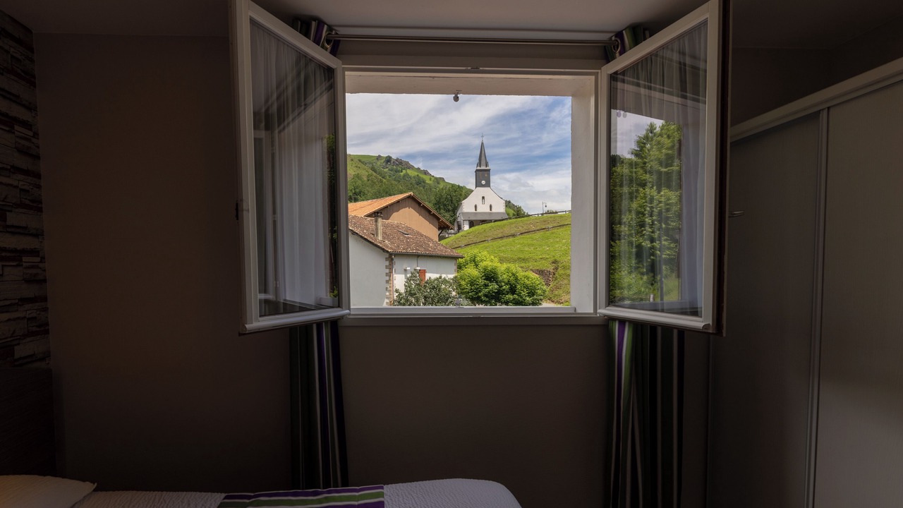 Photo of Bedroom in Esterencuby