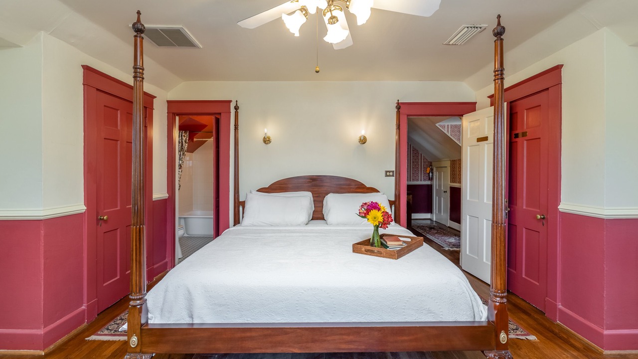 Photo of Others in Williamsburg