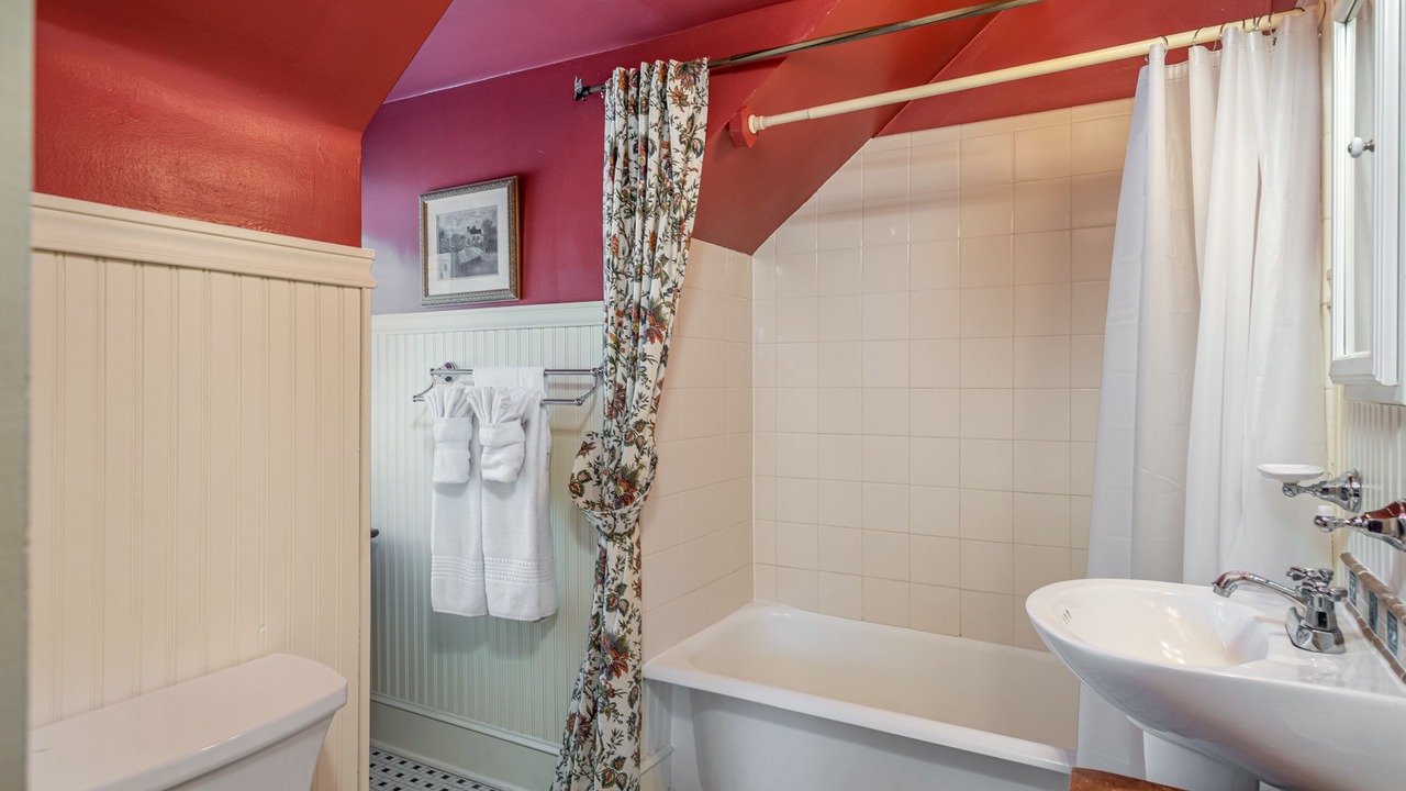 Photo of Bathroom in Williamsburg