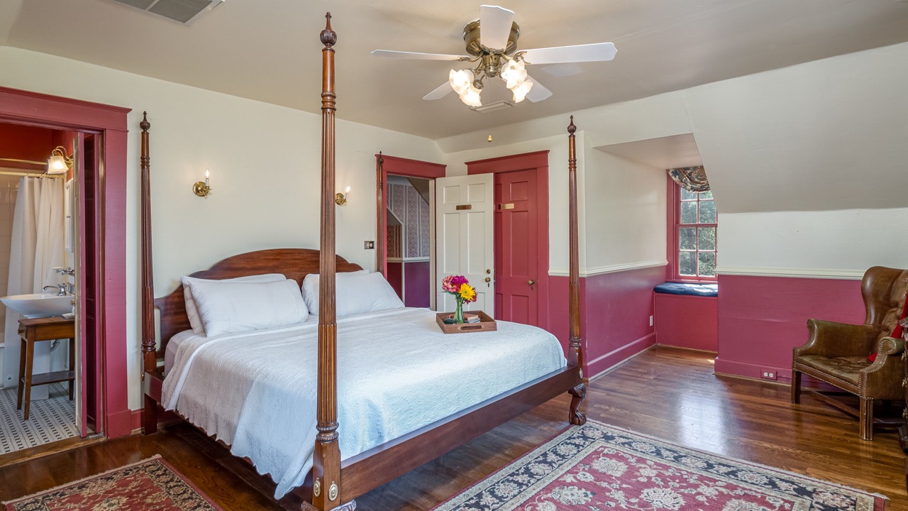 Photo of Others in Williamsburg