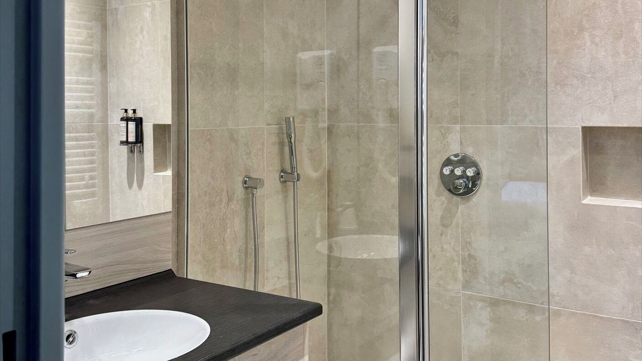 Photo of Bathroom in Ennery