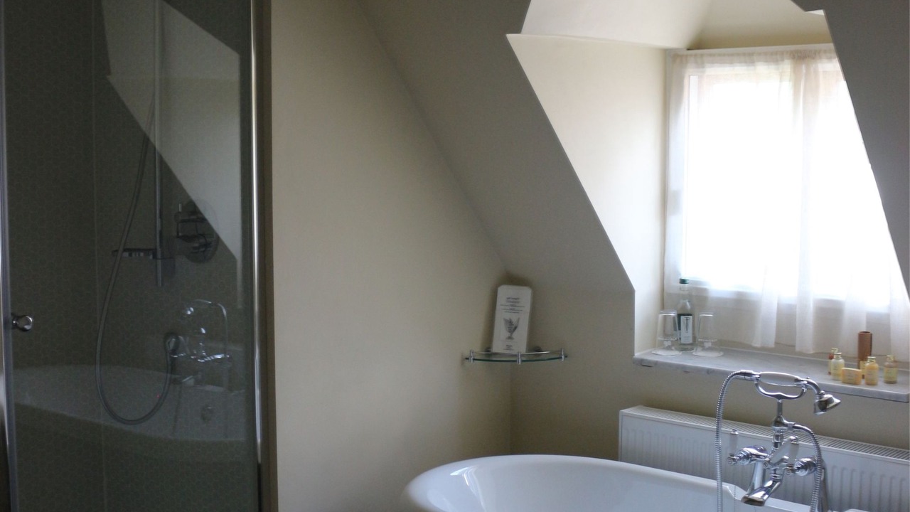 Photo of Bathroom in Colesbourne