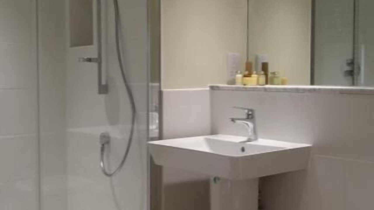 Photo of Bathroom in Colesbourne