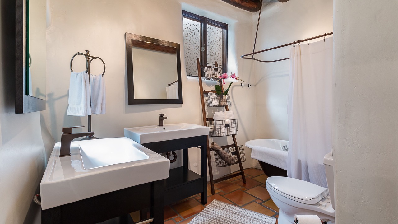 Photo of Bathroom in South Capitol