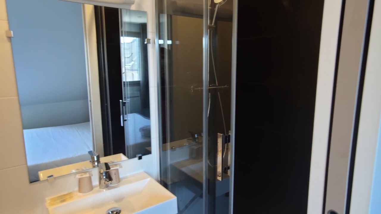 Photo of Bathroom in Richebourg - Saint-Clement