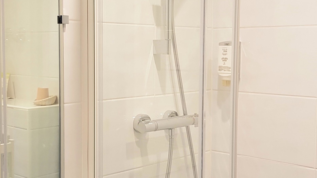 Photo of Bathroom in Richebourg - Saint-Clement